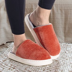 chinelo-pantufa-feminino-nuvem-fofa-vermelho-pe.jpg