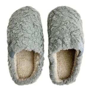 chinelo-pantufa-nuvem-eloise-cinza-cima.jpg