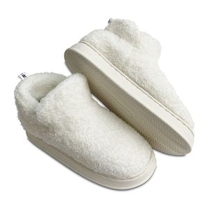 pantufa-bota-teddy-branca-solado.jpg